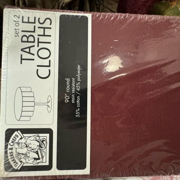 Set of 2 Bakers and Chefs red round tablecloths 90" NIP NEW - Picture 4 of 6